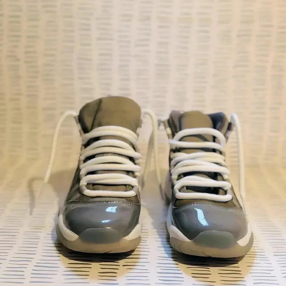 Nike Air Jordan 11 Cool Grey - Picture 3 of 11
